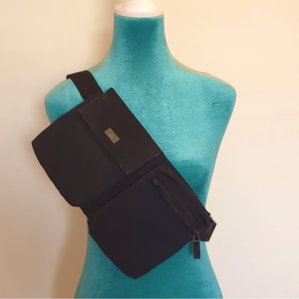 VINTAGE GUCCI Waist / Bum Bag - Black / Logo